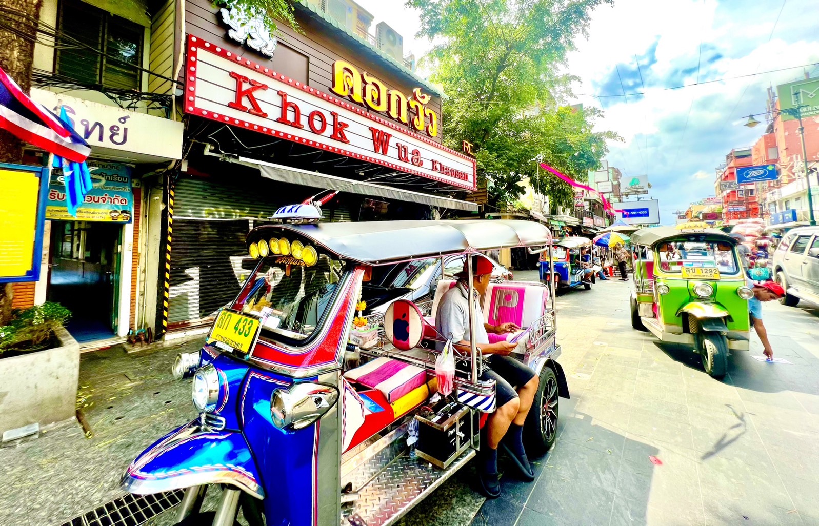 “ตรอกข้างสาร” – ถนนสายเล็กที่อบอวลด้วยศิลปะ คาเฟ่ และวัฒนธรรมไทย-จีน