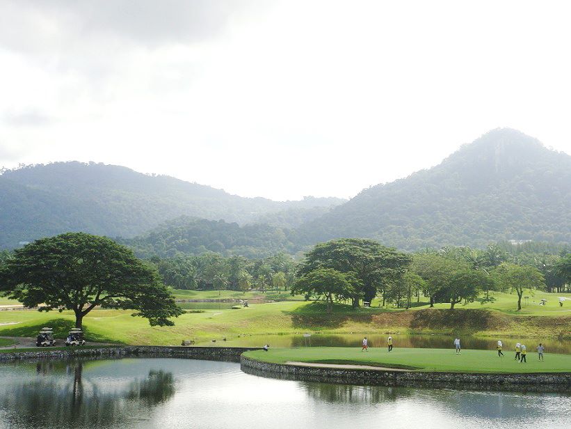 Khao Kheow Country Club /