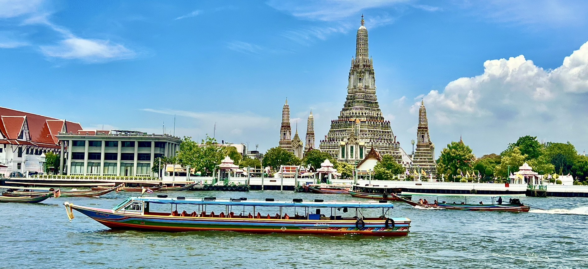 Chao Phraya Tour Boat