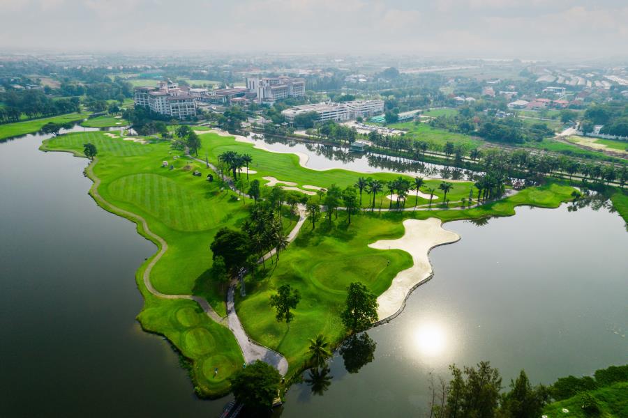 Summit Windmill Golf Club /